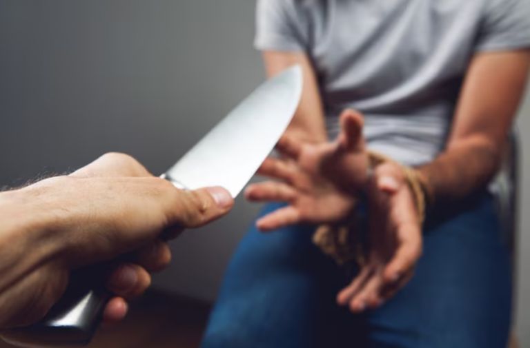 Menor de edad asalta farmacia y es detenido