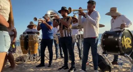 ¿Extranjeros terminan con una tradición? Polémica por prohibición de música banda en la playa