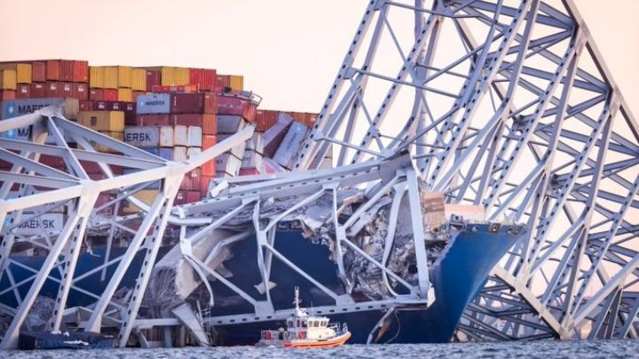 FUERTE VIDEO: Barco se impacta contra puente vehicular en Baltimore; hay desaparecidos