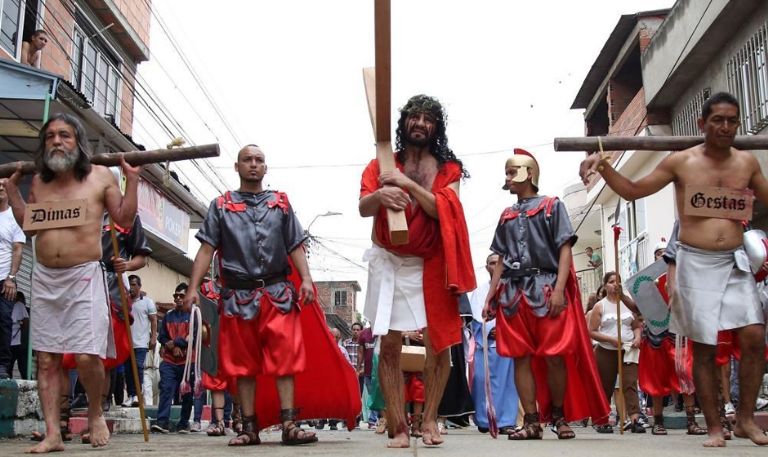 Representación de un vía crucis