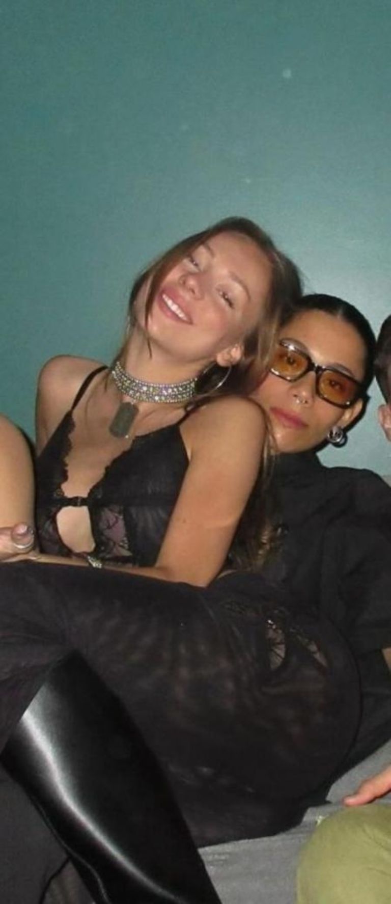 Ester Expósito y Nini Vélez