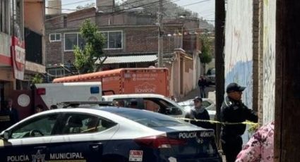 Sicarios ejecutan a carnicero en Toluca; lo acribillan y escapan en motocicleta