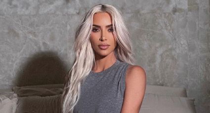 Kim Kardashian enfrenta demanda por promoción de muebles falsos atribuidos a Donald Judd
