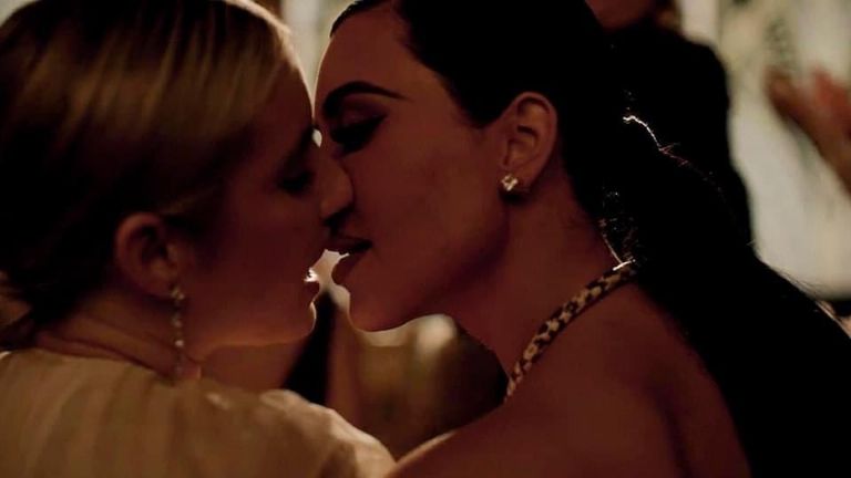 Kim Kardashian y Emma Roberts