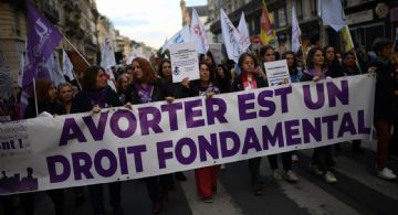 Francia consagra el derecho al aborto en su Constitución: Un hito histórico