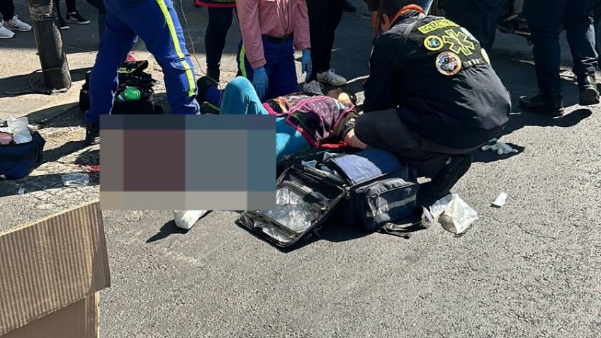 Trágico accidente: Mujer podría perder la pierna tras ser atropellada por el Metrobús