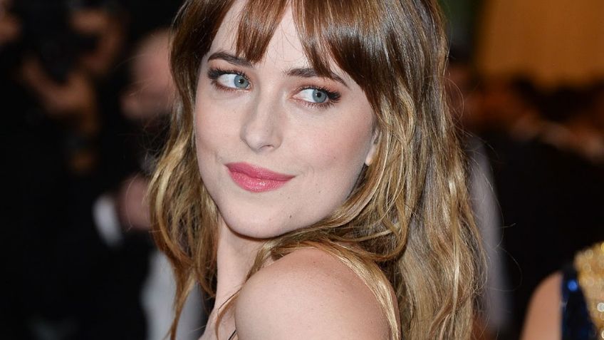 Dakota Johnson se sincera sobre su sexualidad y lo abierta que fue su madre en eso