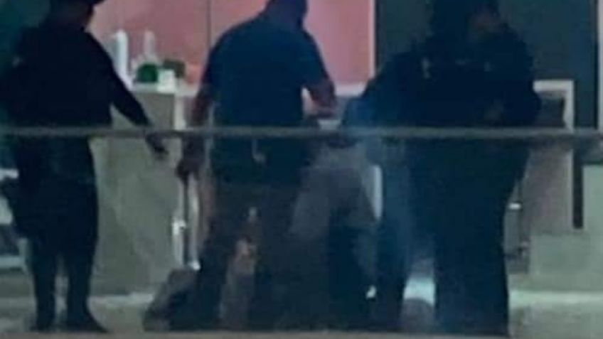 VIDEO: Escenas de terror en centro comercial; abaten a 2 ladrones de joyería