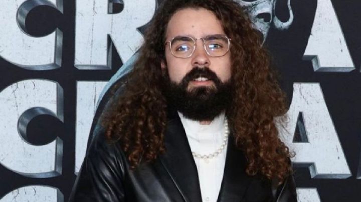 Javier Ibarreche desata polémica al posar sin ropa en el Monte Kazbek de Georgia