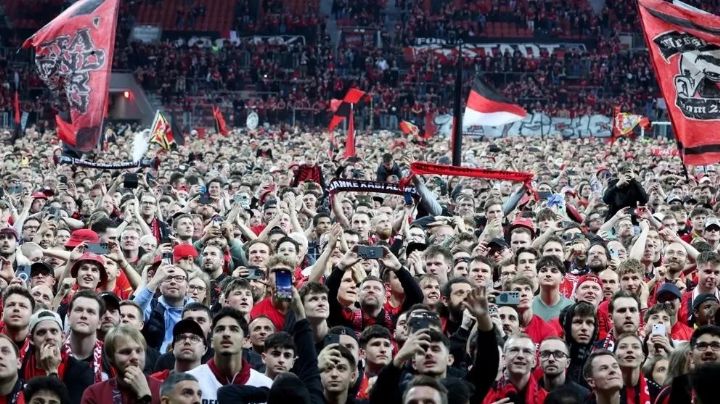 ¡Afición desbordada! Bayer Leverkusen se corona en la Bundesliga y los fans invaden cancha