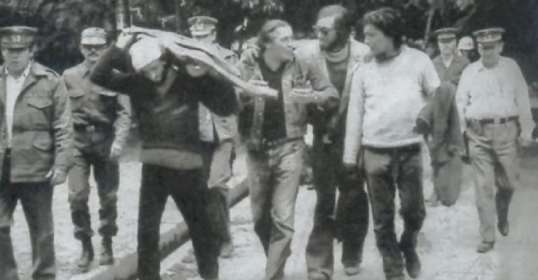 Nuevo video expone a Roberto Canessa tocando a otra joven durante conferencia en México