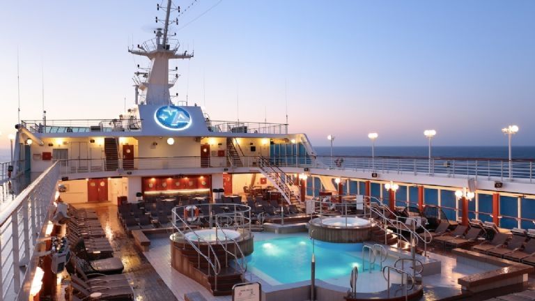 Madre abandona a sus hijos para un crucero: Los pequeños vivían entre basura y desamparo