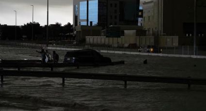 Dubái bajo el agua: Imágenes impactantes muestran la inexplicable lluvia en pleno desierto