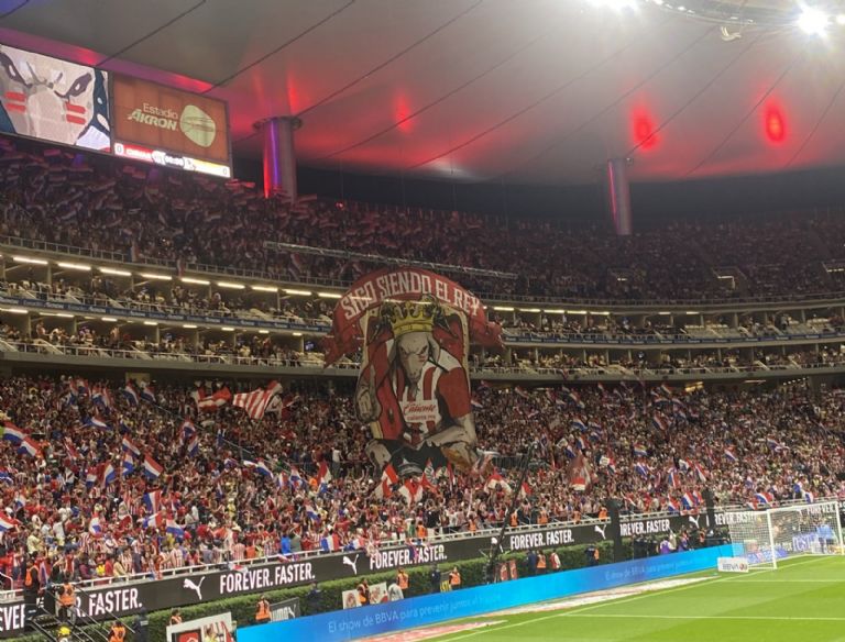 Chivas recibe a Querétaro en el Akron