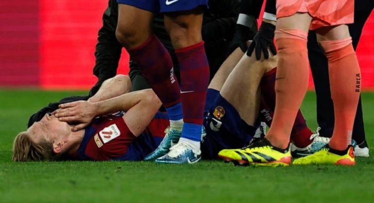 Frenkie de Jong sufre esguince en el tobillo tras impactante golpe en el Real Madrid vs. Barça