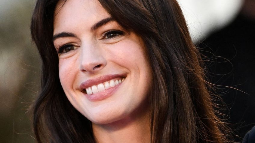 Anne Hathaway recuerda experiencia con pruebas de química "asquerosas" en la década de los 2000