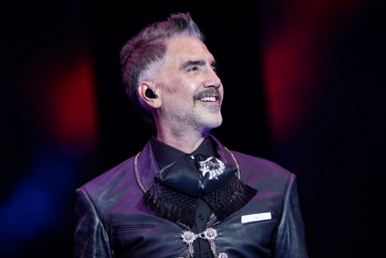 Alejandro Fernández celebra el cumpleaños de Karla Laveaga