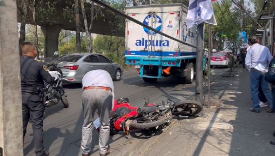 Trágico accidente en Periférico Sur: Motociclista muere al estrellarse contra camión