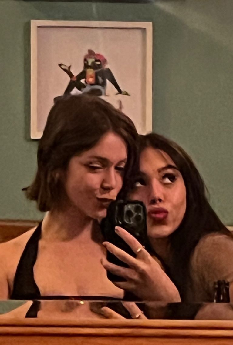 Reencuentro entre Ester Exposito, Danna, Miguel Bernardeu y Georgina Amoros de Élite