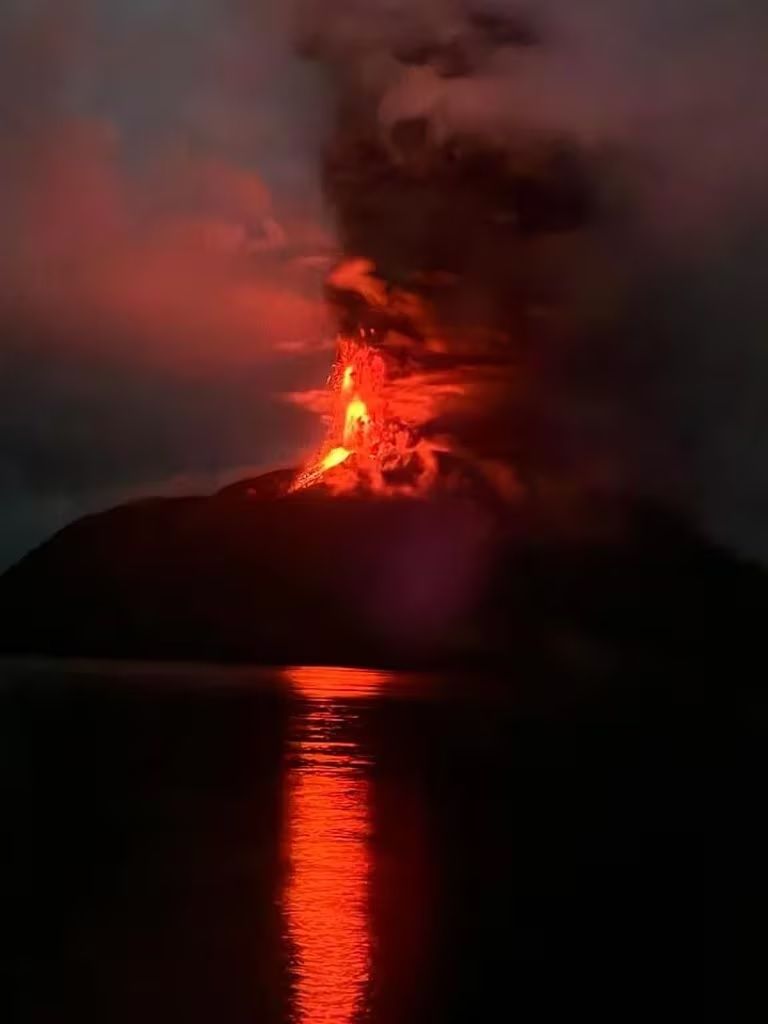Erupción del Monte Ruang en Indonesia