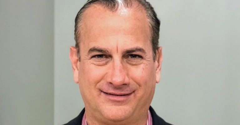 Afirman que Patricio Cabezut abandonaría a su primer hijo y amenazaría a su madre