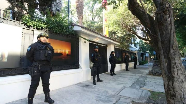 SSC rodea embajada de Ecuador en CDMX tras irrupción en embajada mexicana en Ecuador