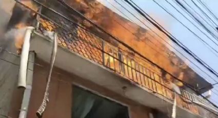 Incendio consume vivienda en Naucalpan dejando atrapadas a personas; esto sucedió