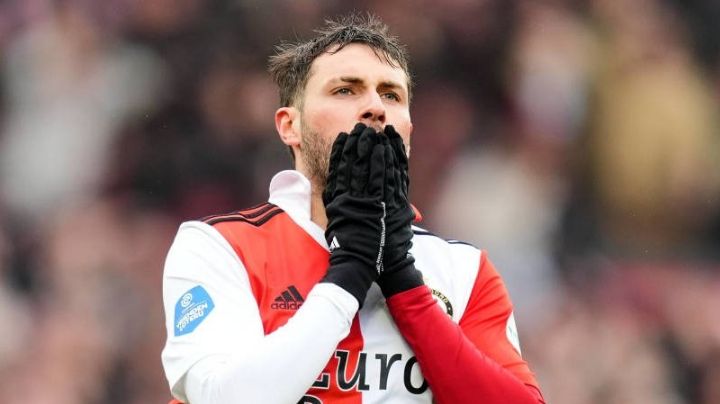 Santiago Giménez sigue en sequía; El Feyenoord golea 6-0 al Ajax y se mantiene segundo