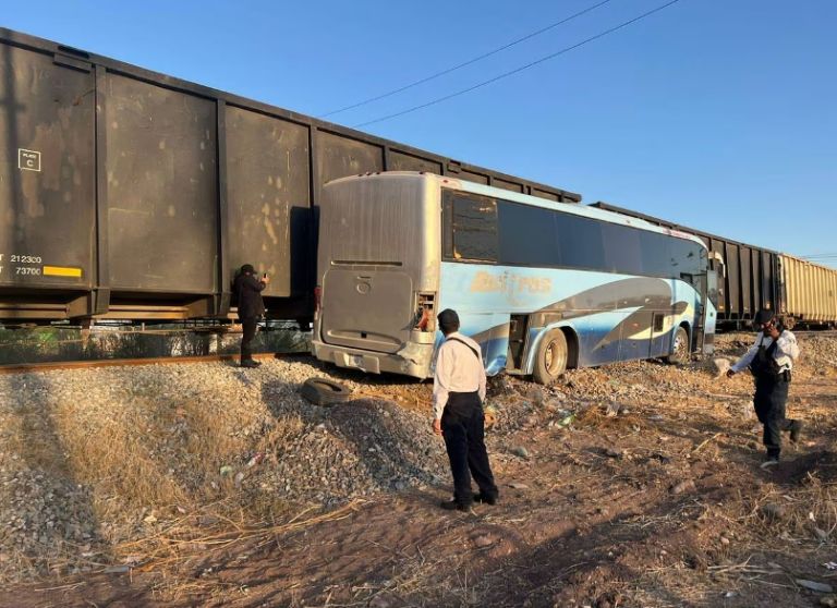 Accidente en Navojoa moviliza a las autoridades. Foto: Facebook