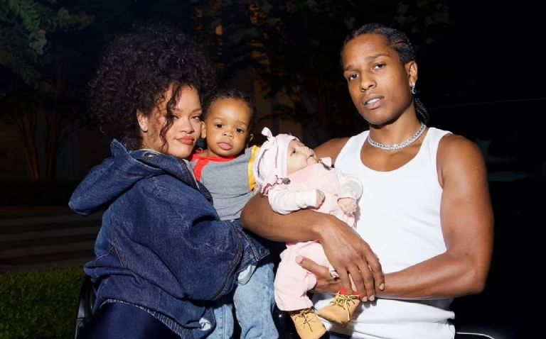 Rihanna y familia