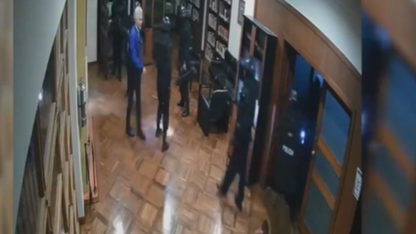 AMLO revela FUERTE VIDEO de ataque a Embajada de México en Ecuador: "Apuntaron con un arma"