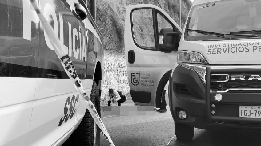 Caos en la autopista México-Pachuca: Indigente cae de loma de 20 metros y muere