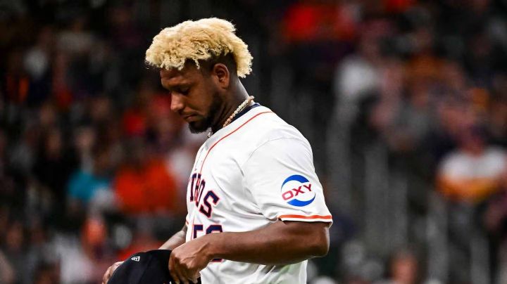 Expulsan a pitcher de Houston Astros por llevar sustancia ilegal en su guante en partido de MLB