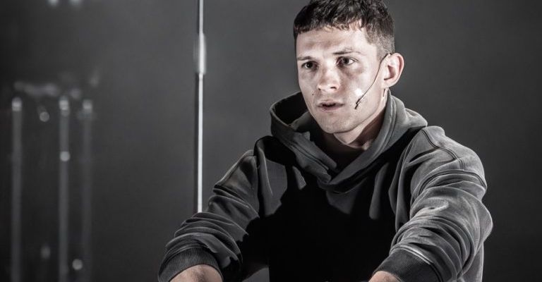 Debatida nueva versión de Romeo y Julieta