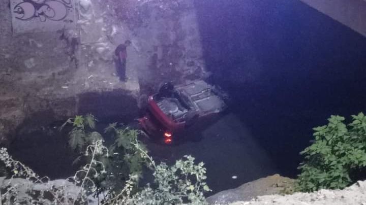 Fatal accidente en Tlalnepantla: Conductor cae al Río de los Remedios y muere ahogado