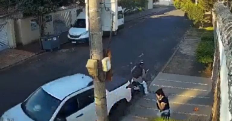 Camioneta Arrolla a Delincuente que Intentaba Robar a Enfermera en Brasil