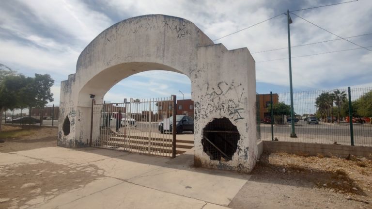 Las estructuras de espacios públicos lucen deterioradas 