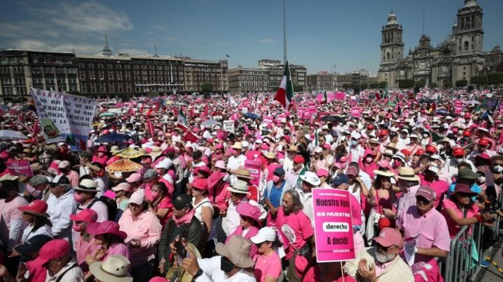 AMLO reacciona al último Debate Presidencial y a 'Marea Rosa' en el Zócalo de la capital