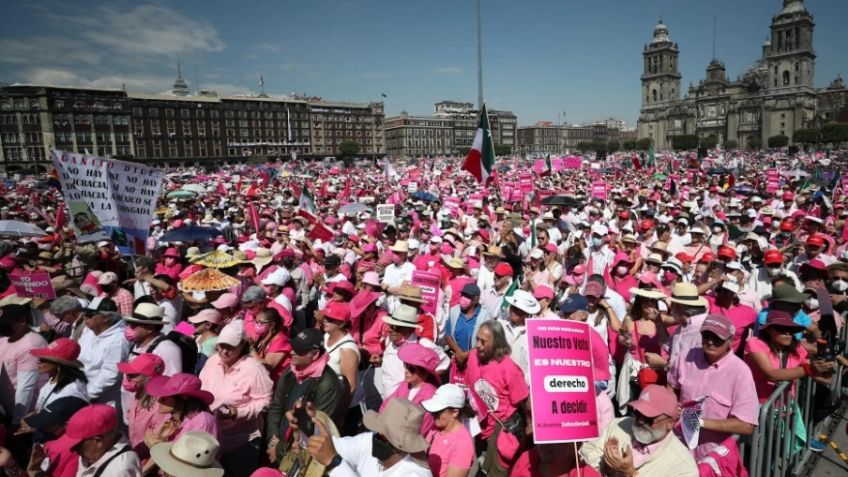 AMLO reacciona al último Debate Presidencial y a 'Marea Rosa' en el Zócalo de la capital