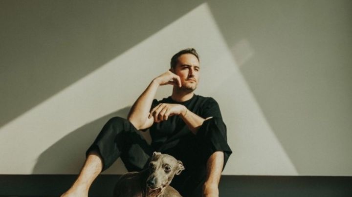 ¿Vocalista de Reik tiene un romance? Filtran fotos del cantante vacacionando con un hombre