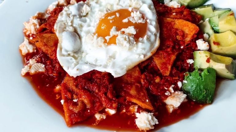 ¿Cuáles son tus chilaquiles favoritos, los rojos o los verdes?