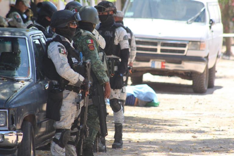 El cuerpo de la víctima quedó tendido sobre la terracería