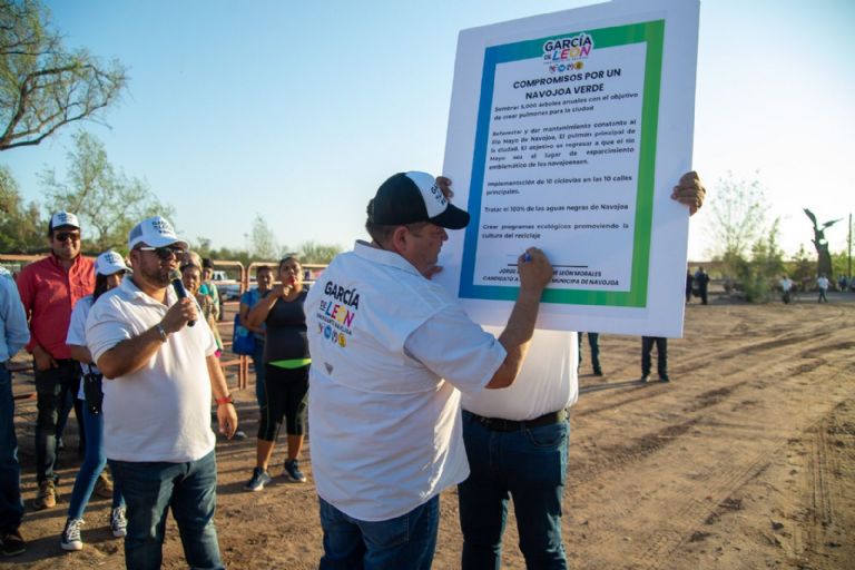 El candidato firmó su compromiso de recuperar el Río Mayo