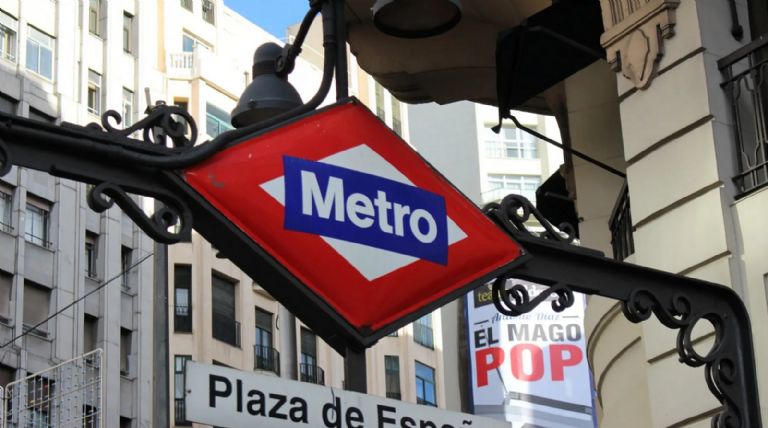 Asaltan a hombre y lo arrojan a las vías del tren