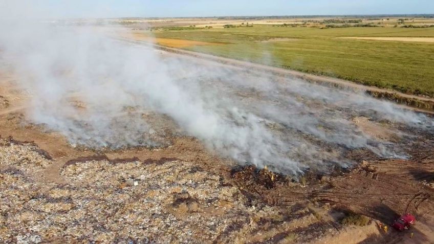 Bomberos logran extinguir el incendio del basurón en Huatabampo, Sonora