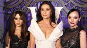 Foto ilustrativa de la nota titulada Catherine Zeta-Jones comparte FOTO con Jenna Ortega de la primera escena de 'Merlina 2'