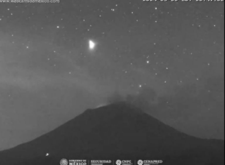 Enorme Objeto Luminoso en el Popocatépetl Captado por Cámaras del Cenapred