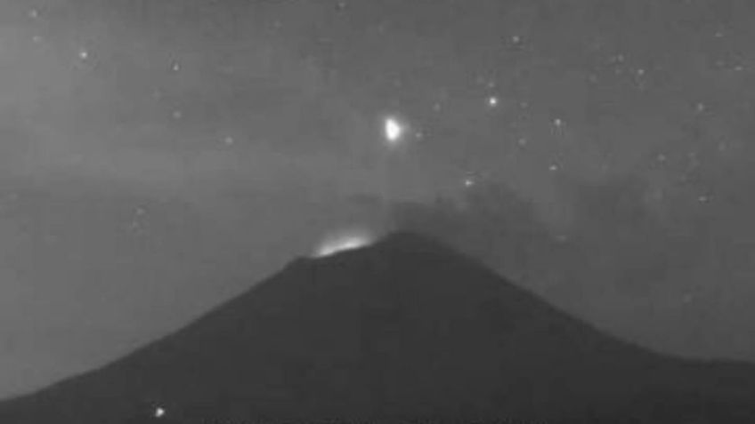 Enorme objeto luminoso en el Popocatépetl es captado por cámaras del Cenapred