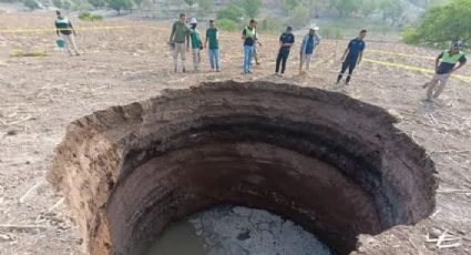 Aparece un megasocavón que causa alerta en la comunidad de Ahuatepec, Guerrero