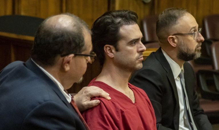 Reportan que Pablo Lyle se quedó sin abogados